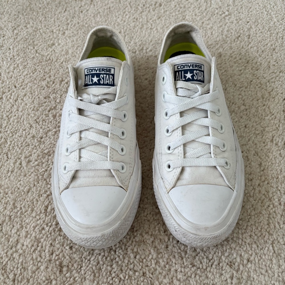 Converse All Star Women-8.5 Chuck Taylor II White Canvas Sneakers